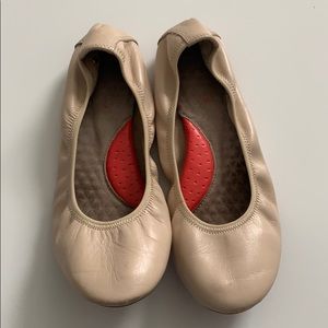 Ballet flats